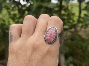 Anillo de Rodocrosita ovalado