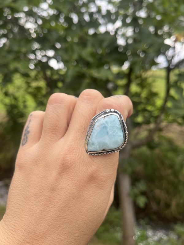 Anillo de Larimar con forma