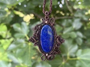 Colgante de Macramé Lapislázuli Hojitas