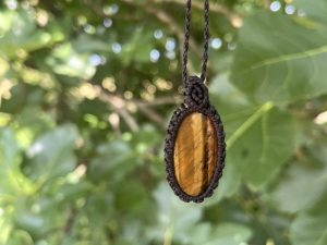 Colgante Macramé Ojo de Tigre Ovalado