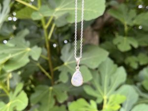 Colgante de Piedra de Luna lagrimita