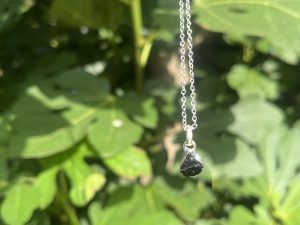 Colgante de Turmalina Negra en bruto