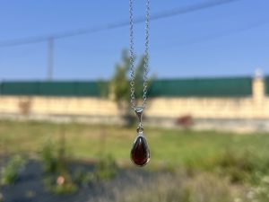 Colgante de Granate lágrima