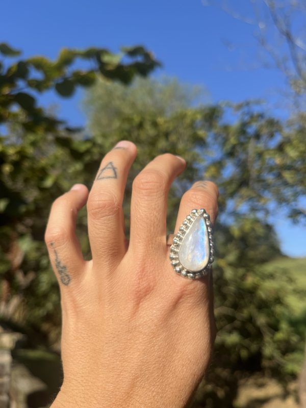 Anillo de Piedra de luna lágrima con bolitas - Imagen 2