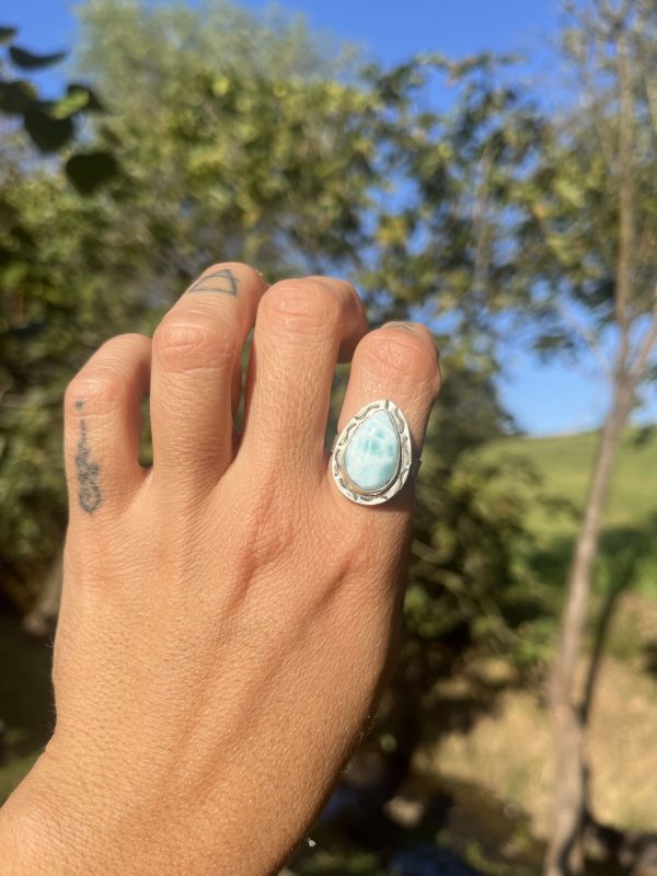 Anillo de Larimar lágrima