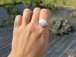 Anillo de Perla de río luna llena