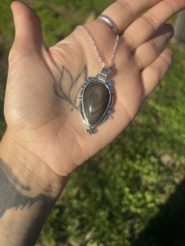 Colgante de Obsidiana Arcoíris lágrima estilo boho