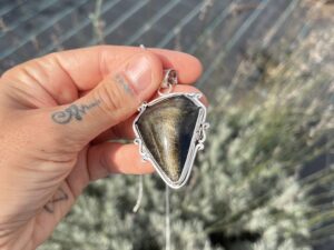 Colgante de Obsidiana dorada