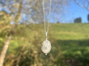 Colgante de Cuarzo con turmalina desierto