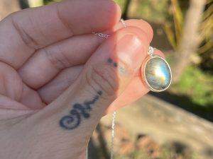 Colgante de Labradorita oval luz