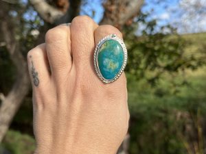 Anillo de Opalina de Perú universo
