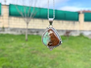 Colgante de Crisoprasa lágrima espiral