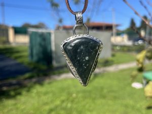 Colgante de Jade lágrima