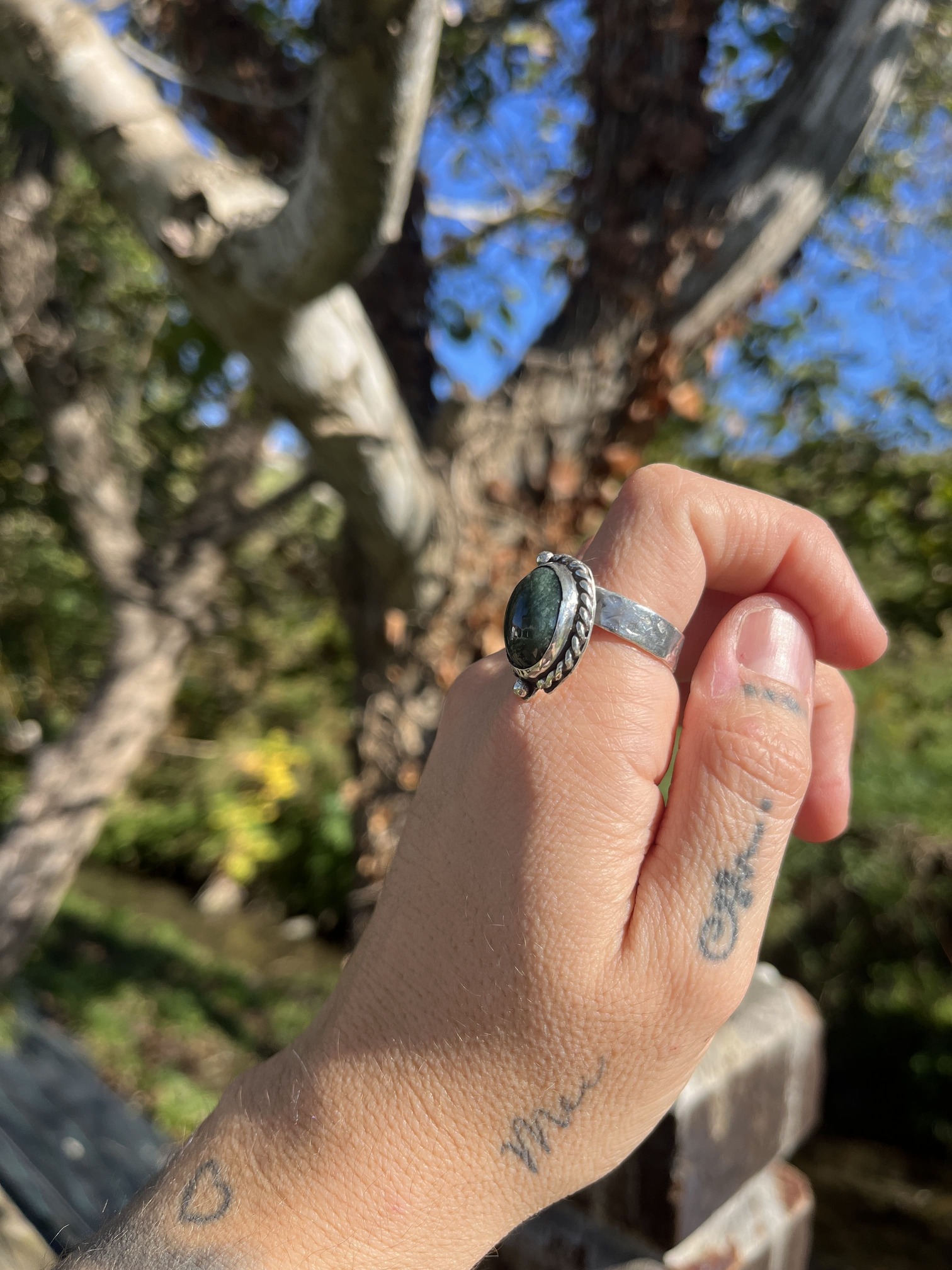 Anillo de Jade de Guatemala doble cordoncito - Imagen 3