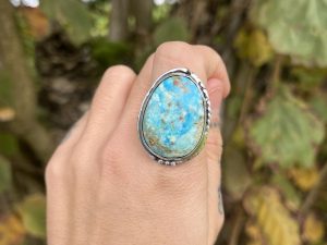 Anillo de Opalina de Perú azul cielo