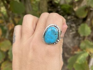 Anillo de Turquesa de Arizona con cordoncito peque