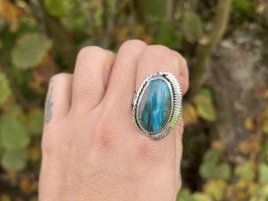 Anillo de Opalina de Perú cordoncito