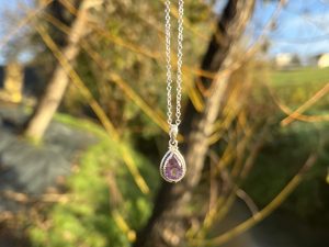 Colgante de Amatista facetado lagrimita