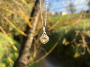 Colgante de Citrino facetado rombo