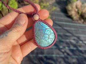 Colgante Macramé Labradorita con ópalo rosado