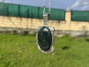 Colgante de Jade de Guatemala flores