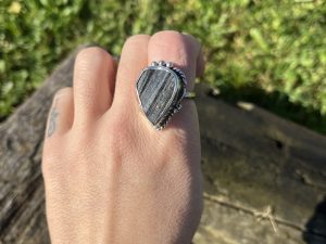 Anillo de Turmalina negra lágrima