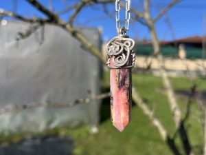 Colgante de Punta de Ópalo Rosa de Perú