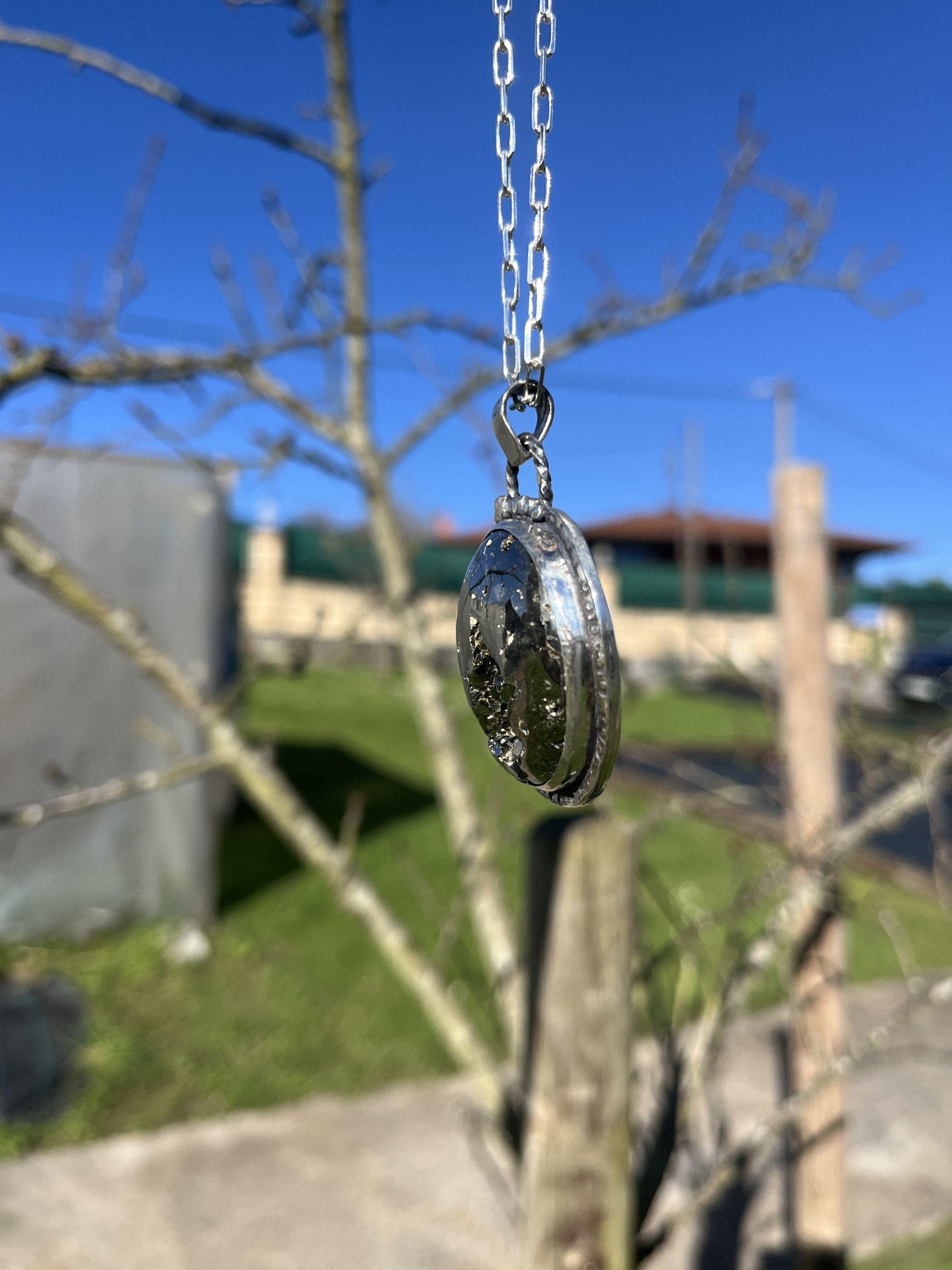 Colgante de Pirita con drusa abundancia - Imagen 2