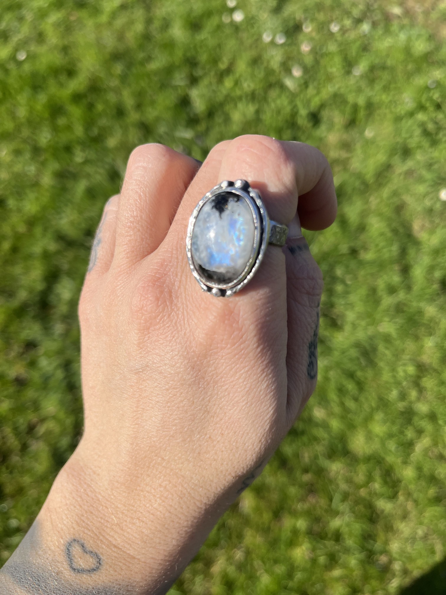 Anillo de Piedra de luna y Turmalina negra con bolitas - Imagen 2