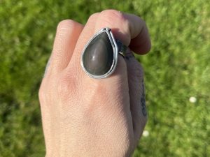 Anillo de Obsidiana Arcoíris Lágrima