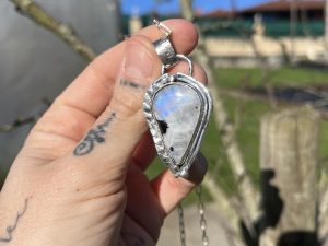 Colgante de Piedra de Luna maga