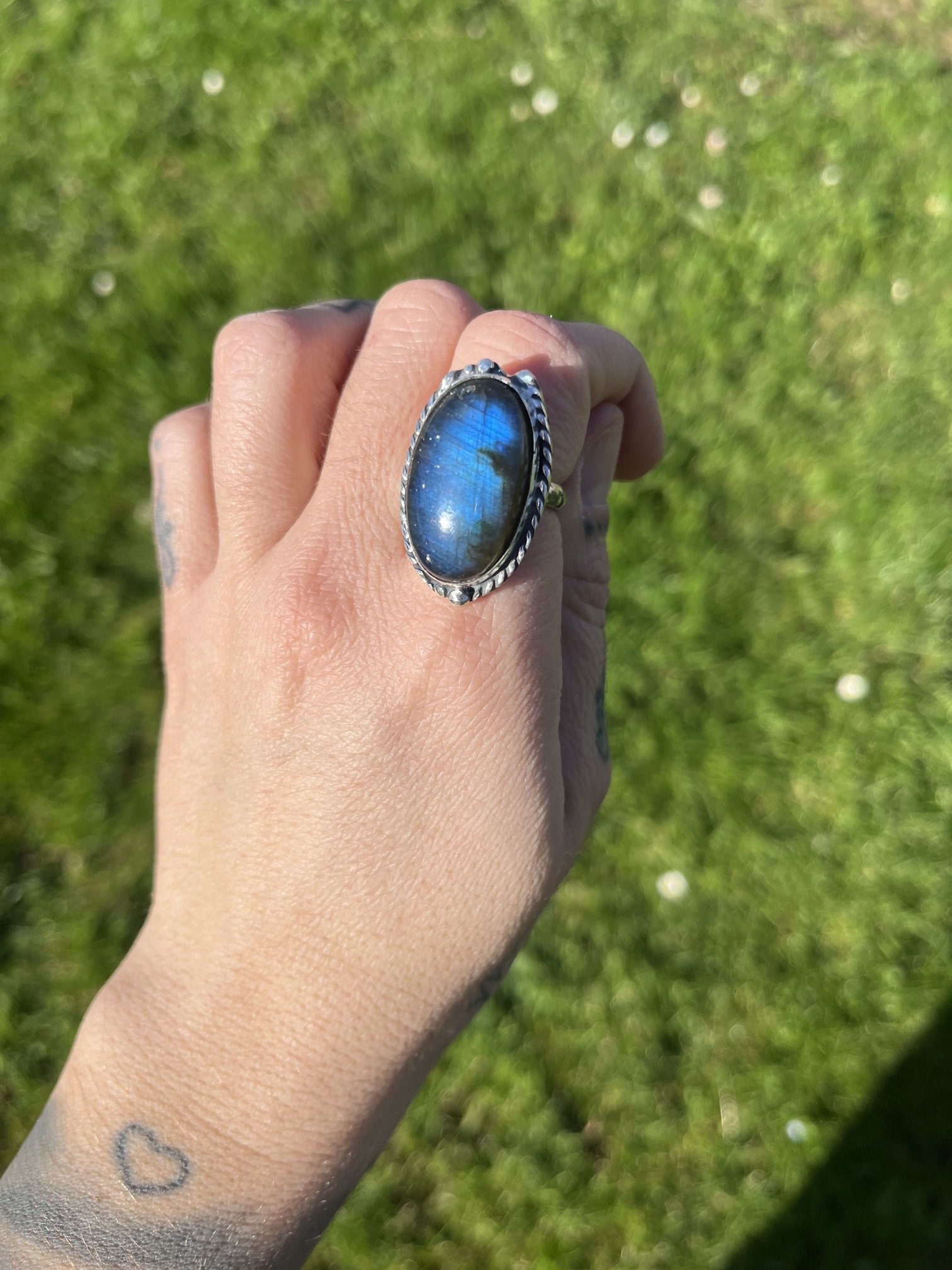 Anillo de labradorita azul oval - Imagen 2