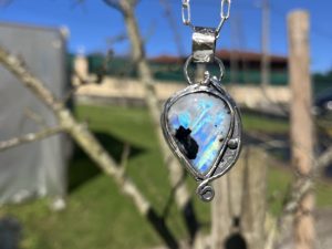 Colgante de Piedra de Luna magia