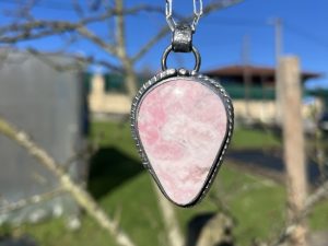 Colgante de Ópalo Rosa de Perú