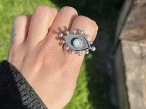 Anillo de Piedra de luna "Mirada interior"