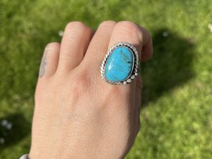 Anillo de Turquesa de Arizona con cordoncito peque