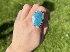 Anillo de Turquesa de Arizona con cordón
